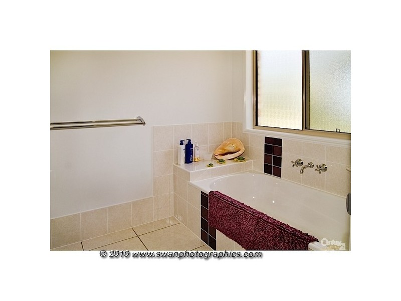 10 Riberry Ct, Bonogin QLD 4213