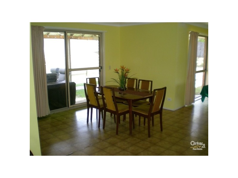 5 Bears Ct, Arundel QLD 4214