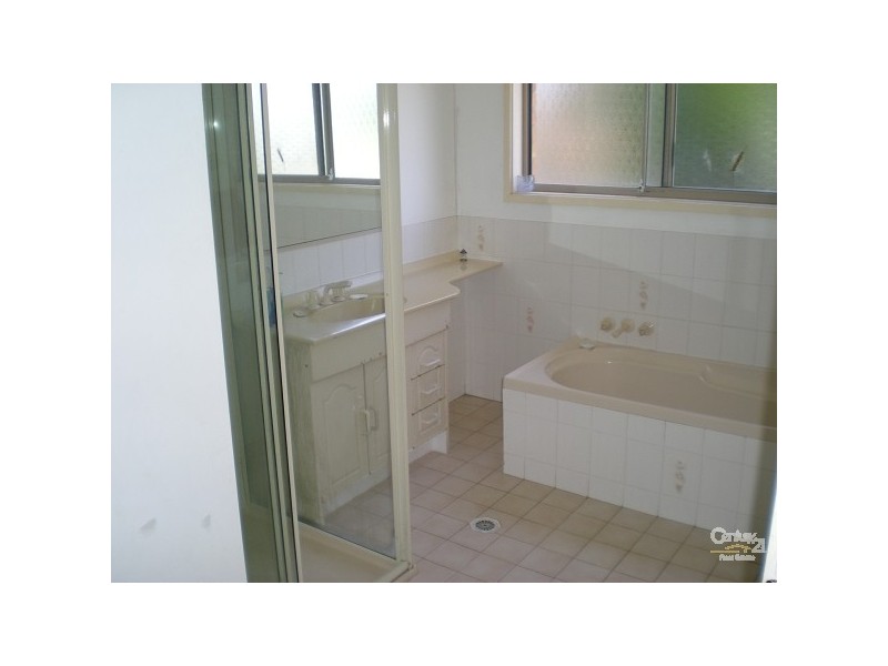 5 Bears Ct, Arundel QLD 4214