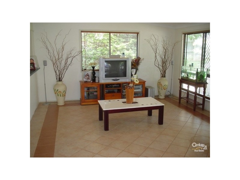 7 Lyons Ct, Arundel QLD 4214