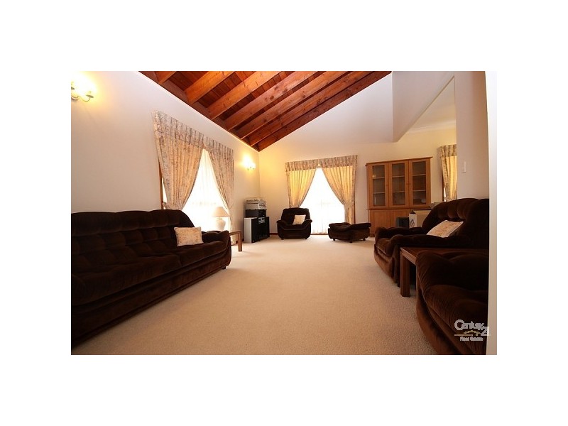 289 Central Street, Arundel QLD 4214