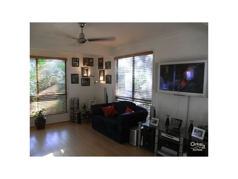 1/77 Olsen Avenue, Labrador QLD 4215