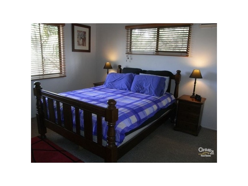 1/77 Olsen Avenue, Labrador QLD 4215