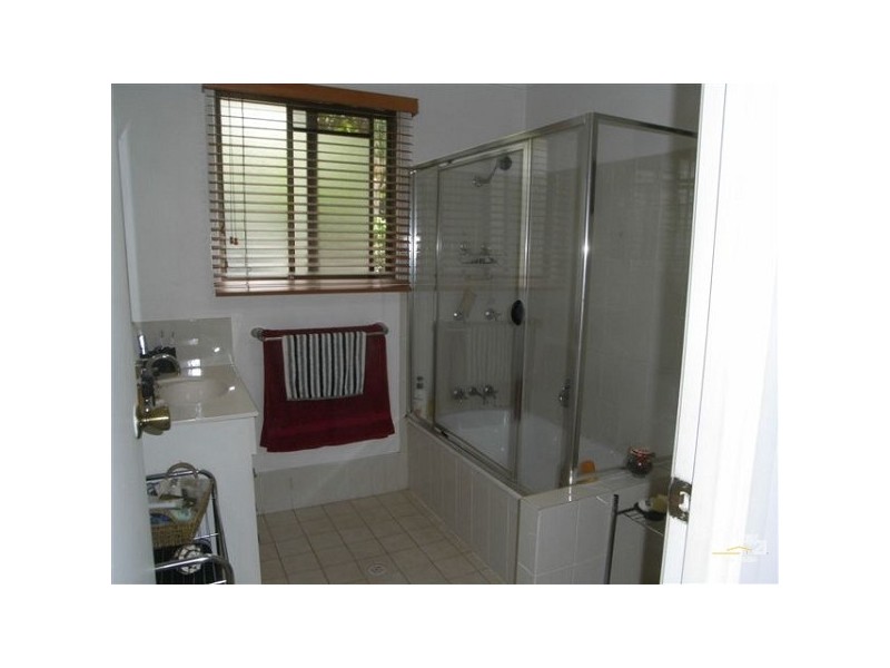 1/77 Olsen Avenue, Labrador QLD 4215