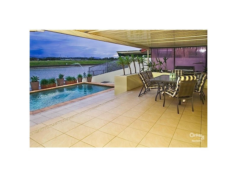 12 Anchorage Way, Biggera Waters QLD 4216