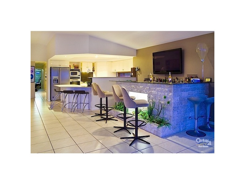 12 Anchorage Way, Biggera Waters QLD 4216