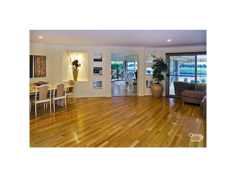 12 Anchorage Way, Biggera Waters QLD 4216