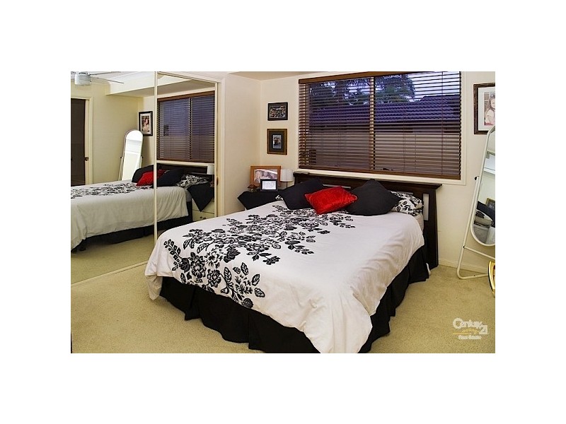 12 Anchorage Way, Biggera Waters QLD 4216