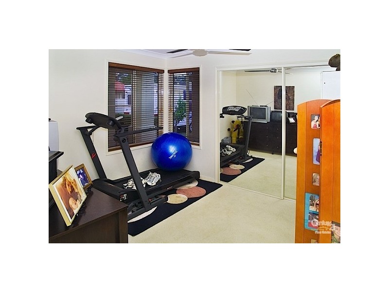 12 Anchorage Way, Biggera Waters QLD 4216