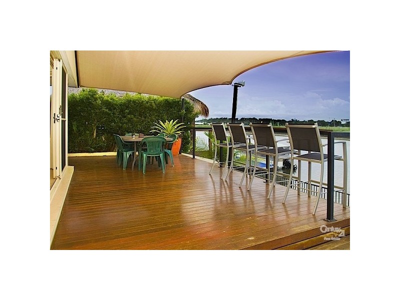 12 Anchorage Way, Biggera Waters QLD 4216