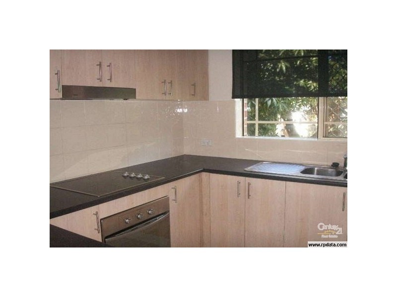 2/22 Gray Street, Southport QLD 4215