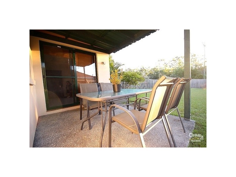 2/142 Greenacre Drive, Parkwood QLD 4214