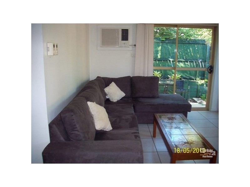 2/13 Napper Road, Arundel QLD 4214