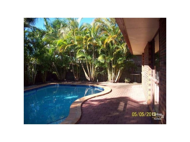 67 Crombie Ave, Bundall QLD 4217