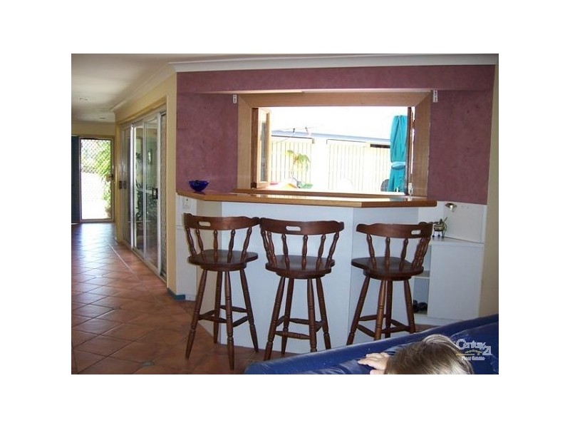 16 Carrumbella Drive, Arundel QLD 4214