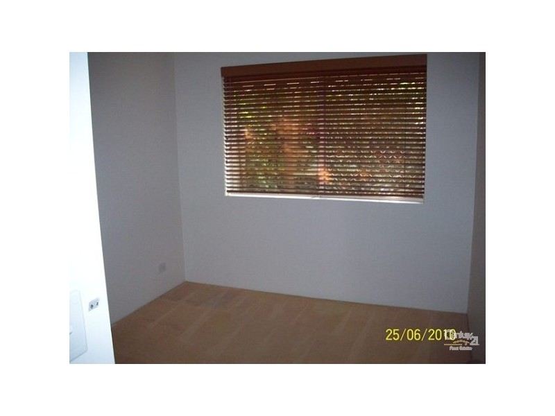 19 Heath Street, Southport QLD 4215