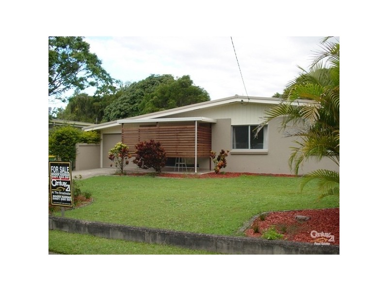 8 Goss Avenue, Labrador QLD 4215