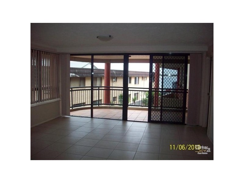 7/274 Marine Parade, Labrador QLD 4215