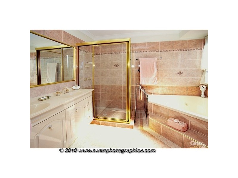 287 Napper Road, Arundel QLD 4214