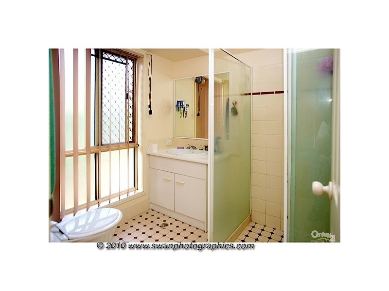 5 Bunker Court, Arundel QLD 4214