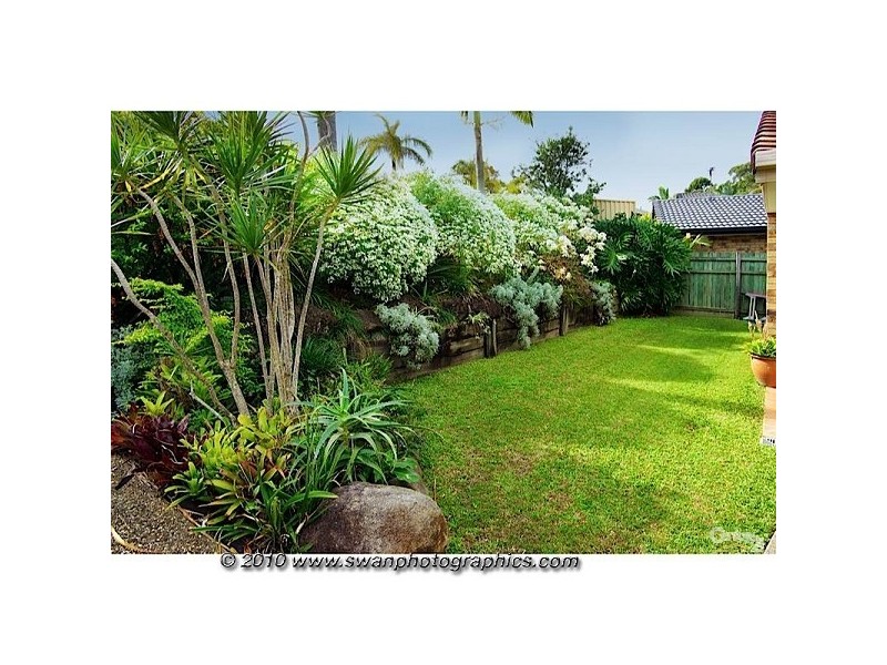 5 Bunker Court, Arundel QLD 4214