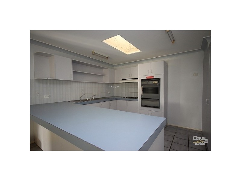 8 Dante Court, Arundel QLD 4214