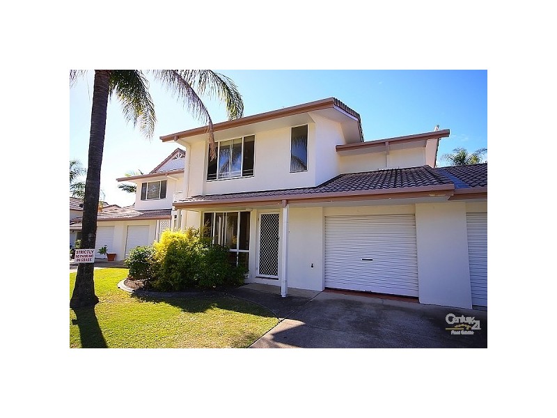 27/2 St Kevins Avenue, Benowa QLD 4217