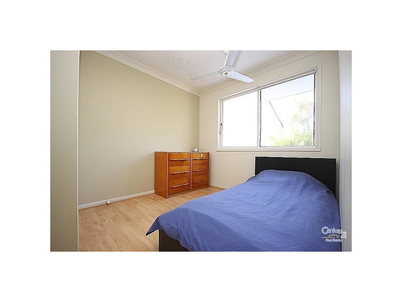 27/2 St Kevins Avenue, Benowa QLD 4217