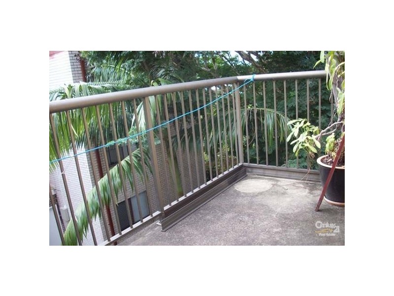 16/25 Ahern Street, Labrador QLD 4215