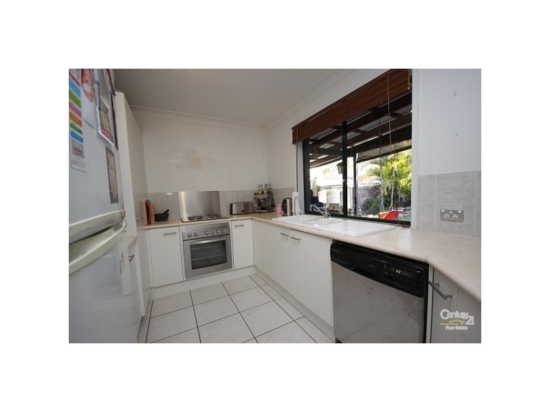 1/184 Greenacre Drive, Arundel QLD 4214