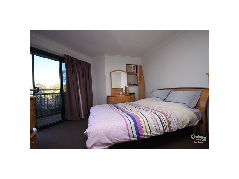 1/184 Greenacre Drive, Arundel QLD 4214