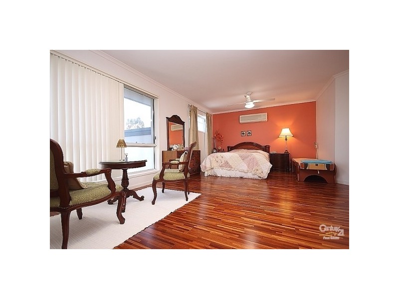 18 Cederton Crescent, Ormeau QLD 4208