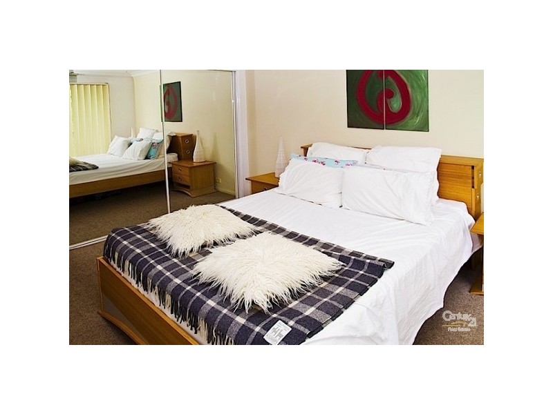 2/9 Kenny Drive, Labrador QLD 4215