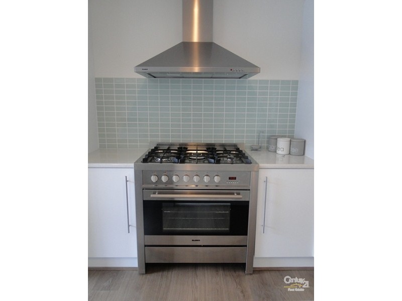 3 Casuarina Way, Helensvale QLD 4212