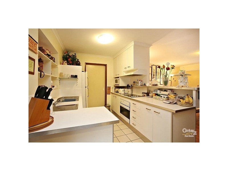 2/17 Hentdale Court, Labrador QLD 4215