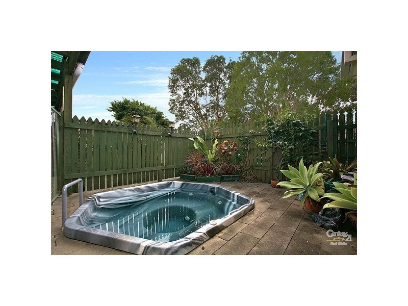 24 Ashburton Close, Arundel QLD 4214