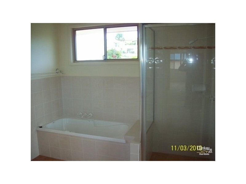 16 Respell Way, Arundel QLD 4214
