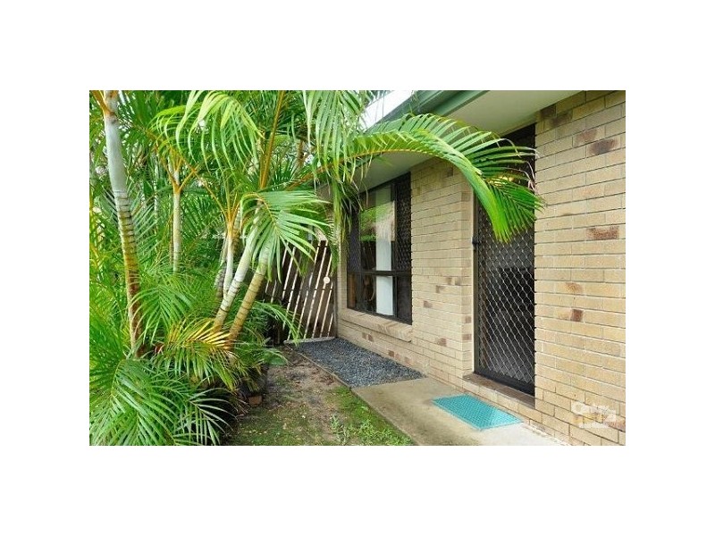 1/9 Burwood Court, Labrador QLD 4215