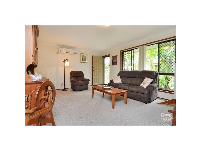 1/9 Burwood Court, Labrador QLD 4215