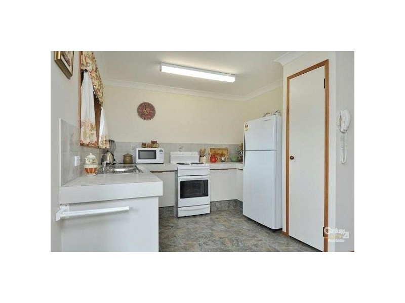 1/9 Burwood Court, Labrador QLD 4215