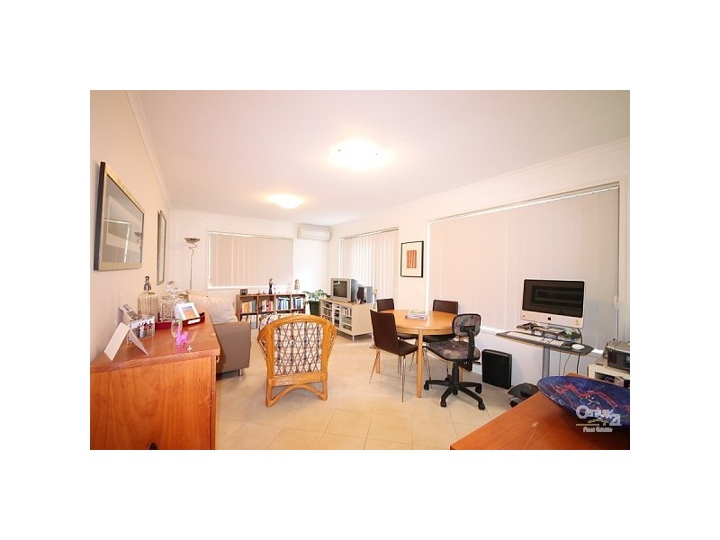 2/115 Frank Street, Labrador QLD 4215