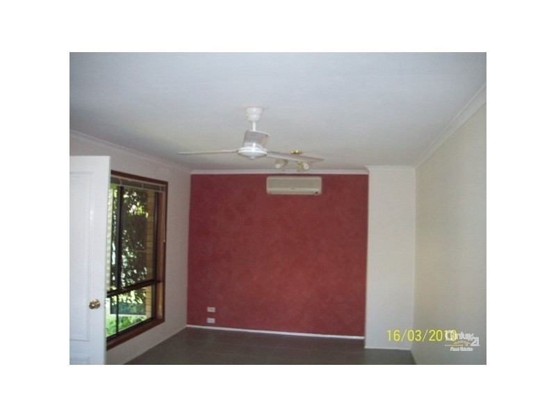 2/16  Telopea Street, Labrador QLD 4215