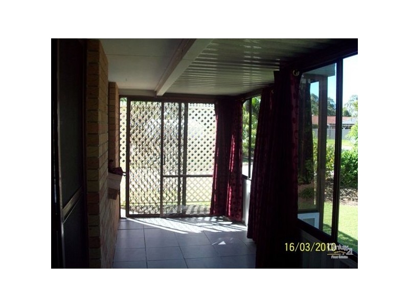 2/16  Telopea Street, Labrador QLD 4215