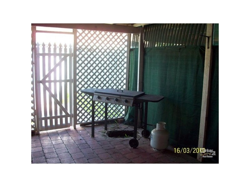 2/16  Telopea Street, Labrador QLD 4215