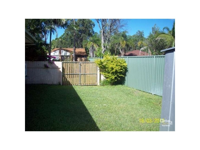2/16  Telopea Street, Labrador QLD 4215