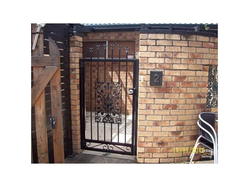 2/130 Whiting Street, Labrador QLD 4215