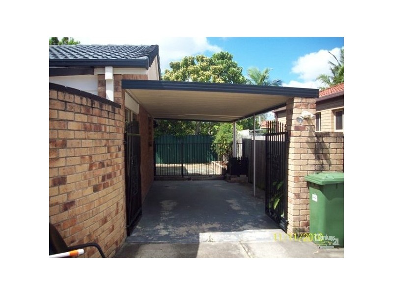 2/130 Whiting Street, Labrador QLD 4215