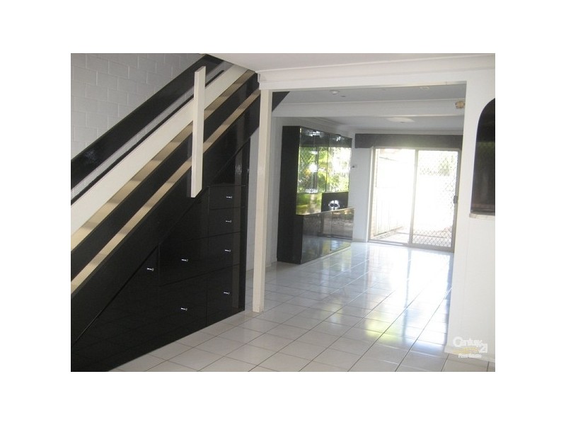 31/81 Olsen Avenue, Labrador QLD 4215