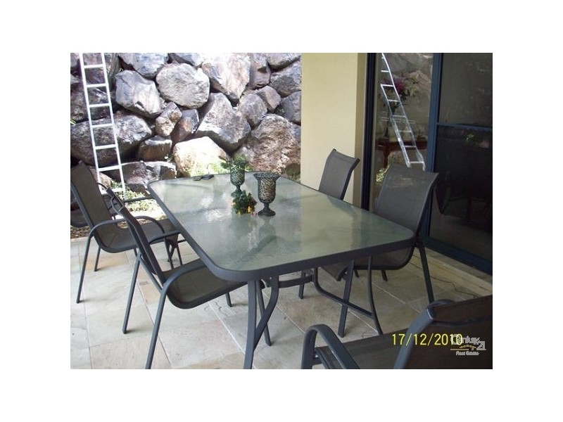 111 Crestwood Drive, Molendinar QLD 4214