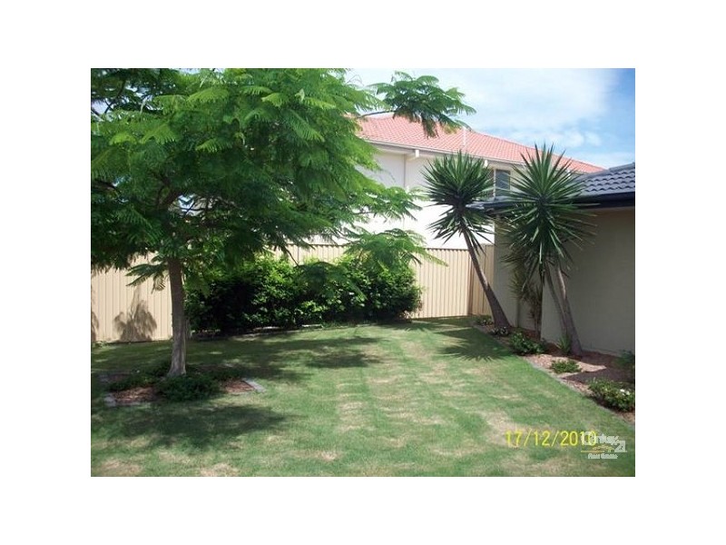 111 Crestwood Drive, Molendinar QLD 4214